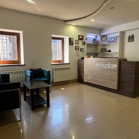 Saryan Hotel Yerevan Exterior photo