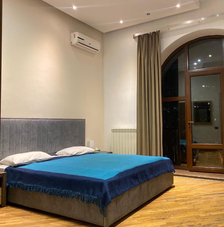 Saryan Hotel Yerevan Exterior photo