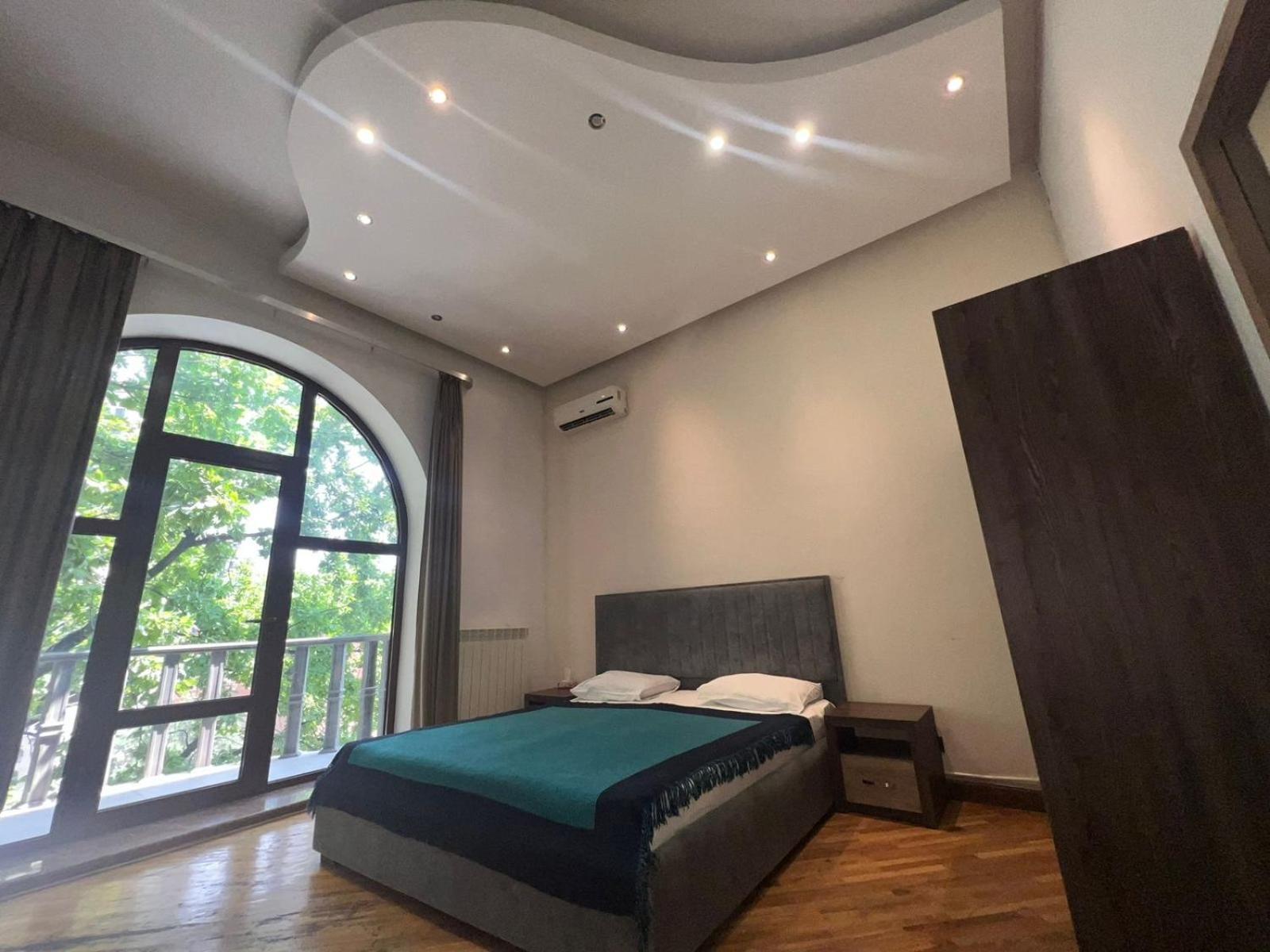 Saryan Hotel Yerevan Exterior photo