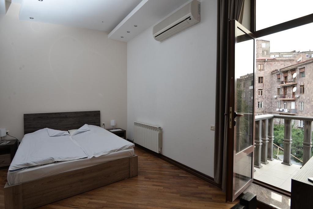 Saryan Hotel Yerevan Exterior photo