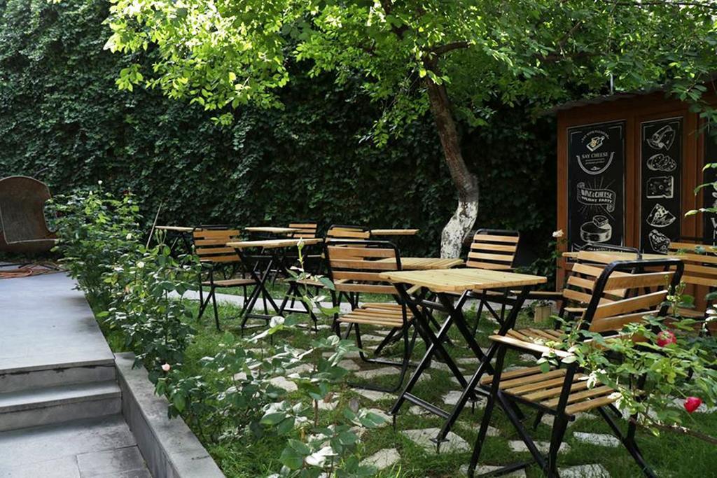 Saryan Hotel Yerevan Exterior photo