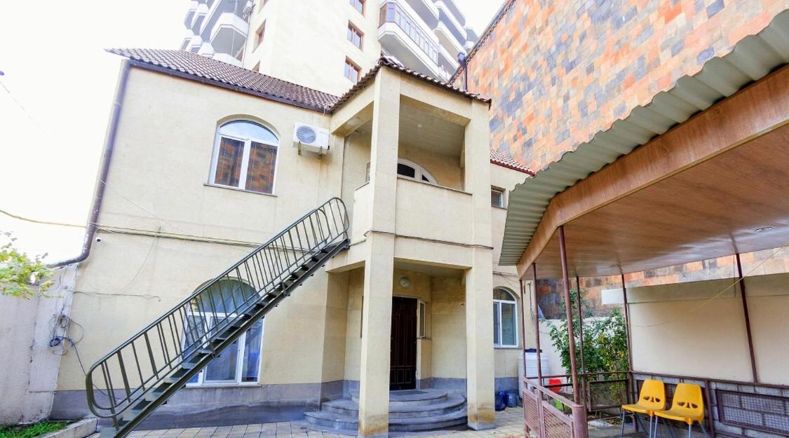 Saryan Hotel Yerevan Exterior photo