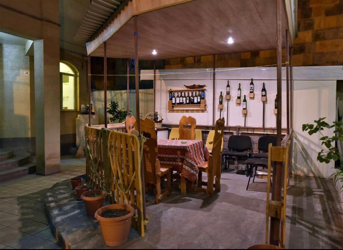 Saryan Hotel Yerevan Exterior photo
