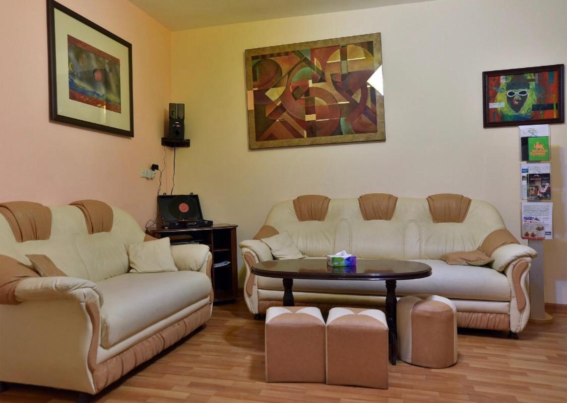 Saryan Hotel Yerevan Exterior photo