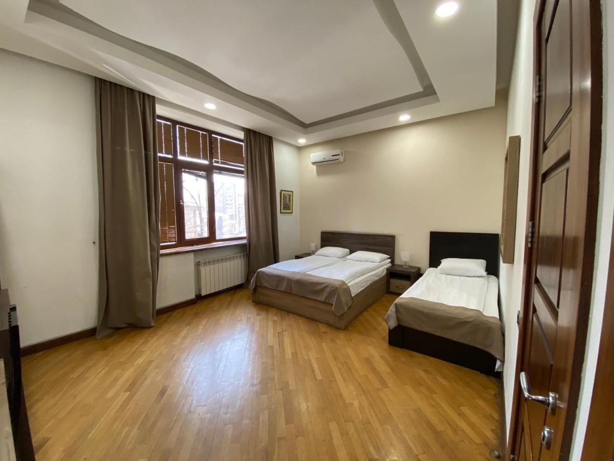Saryan Hotel Yerevan Exterior photo